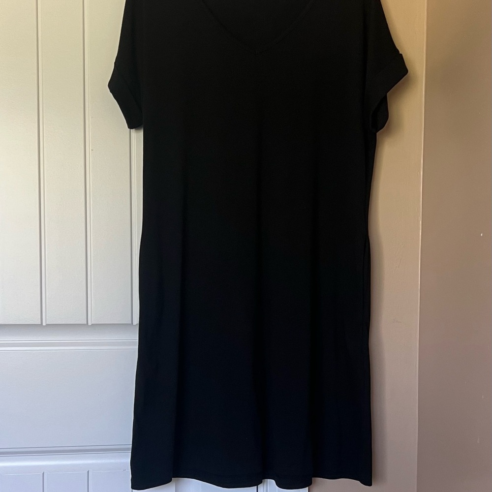 Classic Black Short Sleeve T-Shirt Dress with pockets